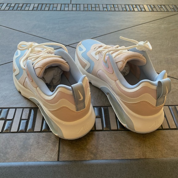 nike air max 200  • BRAND NEW • NEVER WORN - Picture 13 of 16